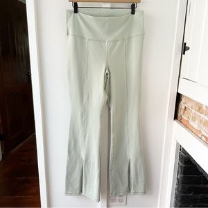 TNA green TnaLIFE Atmosphere Split Hi-Rise Legging